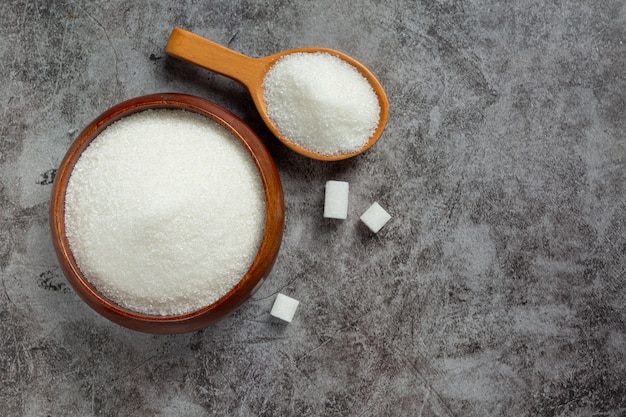 Sugar can cause large pores on face 