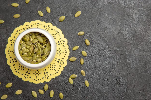 Sunflower seeds can help reduce pores on the face